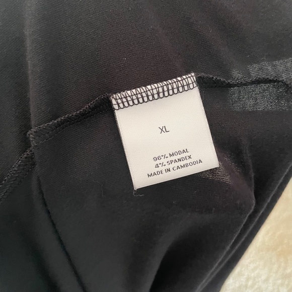 Van Winkle & Co Black Scoop Neck Short Sleeve Tee Sz XL - Picture 4 of 5